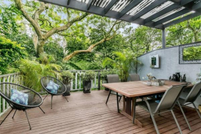 HOLDS - Beautiful Unit in Neutral Bay - Holdsworth St, Sydney
